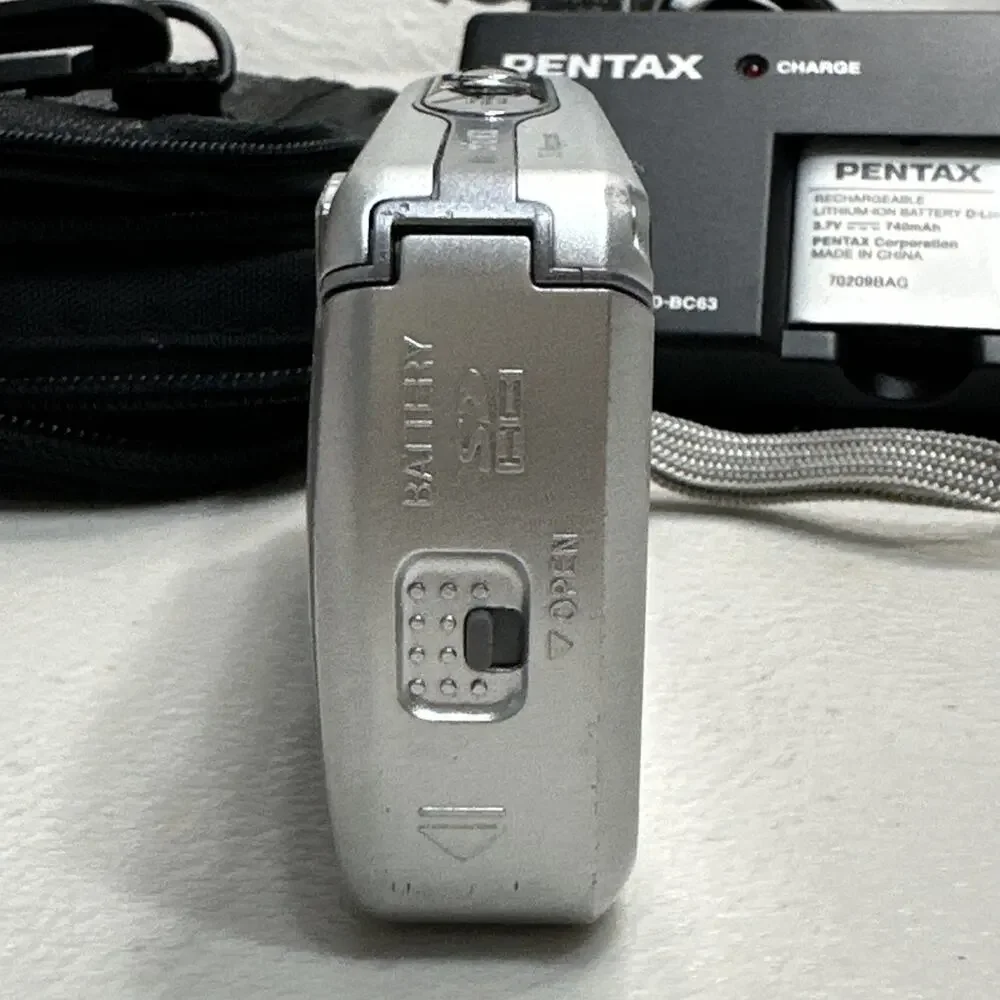 Pentax Optio W30 Waterproof Dustproof 7.1mp Camera Bundle Works (Needs LCD) P/O